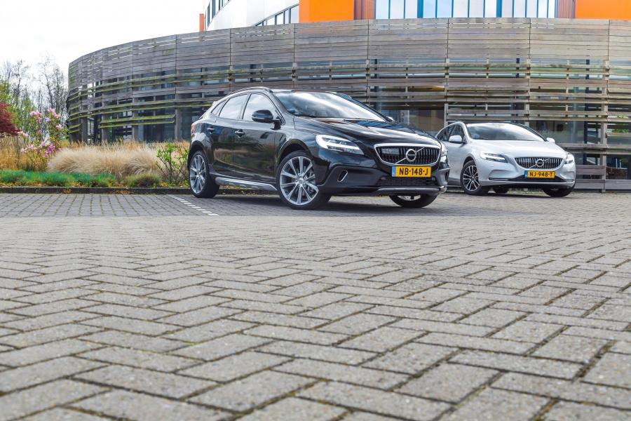  Volvo V40 T2 Inscription 2016 года  (WW) (фото 8 из 10)